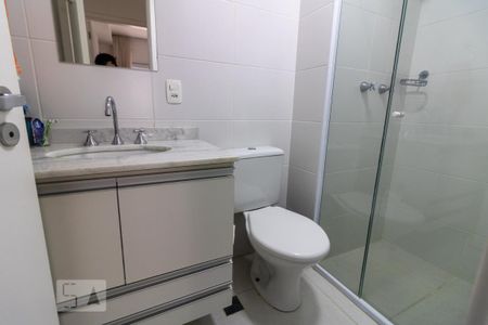 Banheiro de apartamento para alugar com 2 quartos, 66m² em Campestre, Santo André