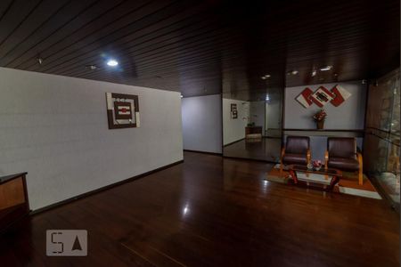 Apartamento à venda com 76m², 2 quartos e 1 vagaHall