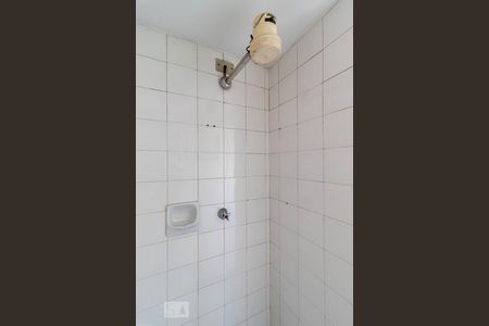 Apartamento para alugar com 90m², 2 quartos e 1 vaga Apartamento para alugar com 90m², 2 quartos e 1 vagaBanheiro de Serviço - Chuveiro Elétrico