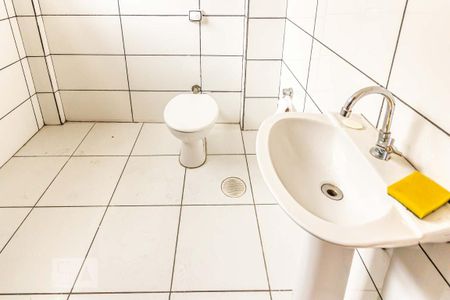 Apartamento à venda com 74m², 2 quartos e sem vaga Apartamento à venda com 74m², 2 quartos e sem vagaBanheiro
