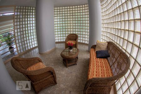 Apartamento à venda com 74m², 2 quartos e sem vagaÁrea comum