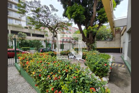 Apartamento à venda com 85m², 2 quartos e 1 vaga Apartamento à venda com 85m², 2 quartos e 1 vagaFachada e portaria