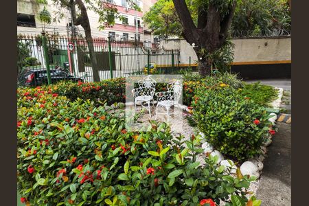 Apartamento à venda com 85m², 2 quartos e 1 vaga Apartamento à venda com 85m², 2 quartos e 1 vagaFachada e portaria