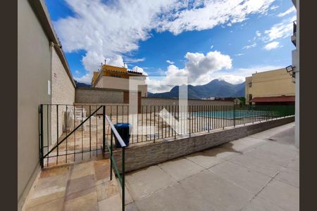 Apartamento à venda com 85m², 2 quartos e 1 vaga Apartamento à venda com 85m², 2 quartos e 1 vagaÁrea comum - Piscina