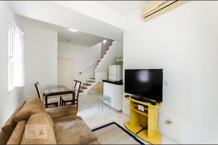 Sala de apartamento para alugar com 2 quartos, 70m² em Gonzaga, Santos