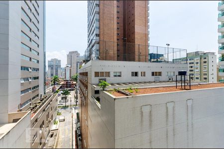 Vista de apartamento para alugar com 2 quartos, 70m² em Gonzaga, Santos