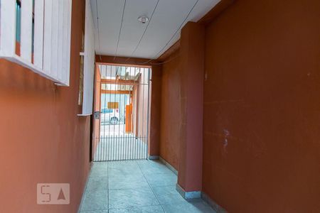 Casa para alugar com 80m², 2 quartos e 1 vagaÁrea comum - Corredor