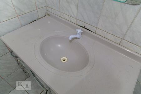 Casa para alugar com 80m², 2 quartos e 1 vagaBanheiro - Detalhe