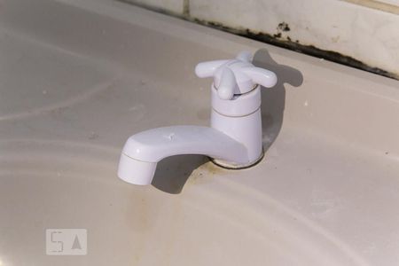 Casa para alugar com 80m², 2 quartos e 1 vagaBanheiro - Torneira