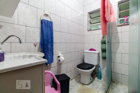 Banheiro de casa à venda com 3 quartos, 250m² em Jardim Iva, São Paulo