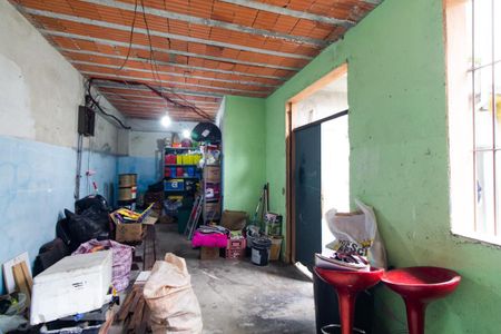 Casa à venda com 202m², 2 quartos e 3 vagasSalão dos fundos