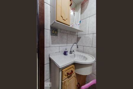 Banheiro de casa à venda com 3 quartos, 250m² em Jardim Iva, São Paulo