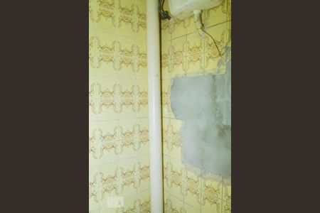 Banheiro de serviço de casa para alugar com 3 quartos, 200m² em Cidade Domitila, São Paulo