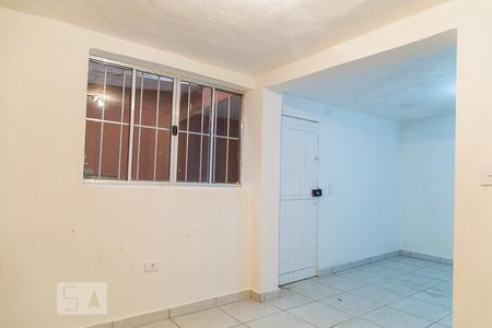 Sala de estar de casa para alugar com 2 quartos, 200m² em Cidade Domitila, São Paulo