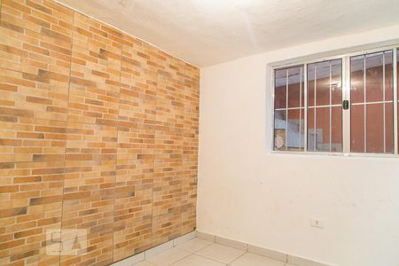 Sala de estar de casa para alugar com 2 quartos, 200m² em Cidade Domitila, São Paulo