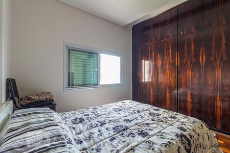 Apartamento à venda com 230m², 4 quartos e 1 vagaQuarto 2