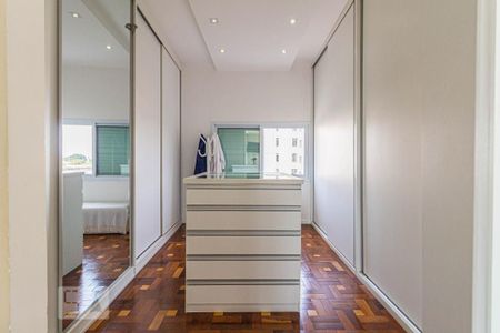 Apartamento à venda com 230m², 4 quartos e 1 vagaCloset