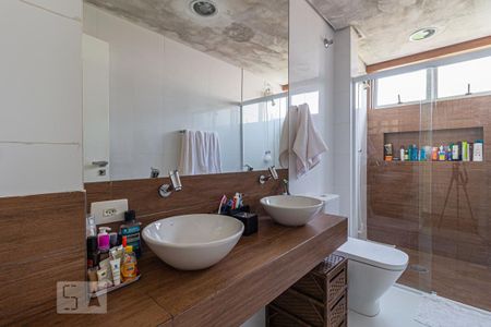 Apartamento à venda com 230m², 4 quartos e 1 vagaBanheiro da Suite