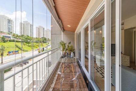 Varanda de kitnet/studio à venda com 1 quarto, 49m² em Tamboré, Santana de Parnaíba