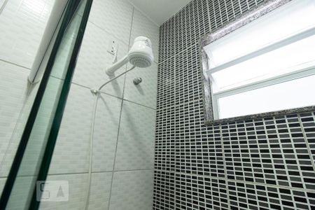 Casa à venda com 186m², 3 quartos e 1 vaga Casa à venda com 186m², 3 quartos e 1 vagaDetalhe do Banheiro Social