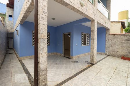 Casa à venda com 186m², 3 quartos e 1 vaga Casa à venda com 186m², 3 quartos e 1 vagaQuintal