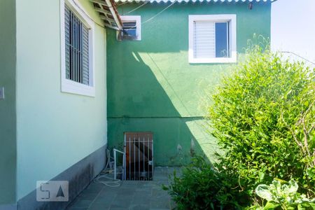 Casa à venda com 200m², 2 quartos e 1 vaga Casa à venda com 200m², 2 quartos e 1 vagaVaranda