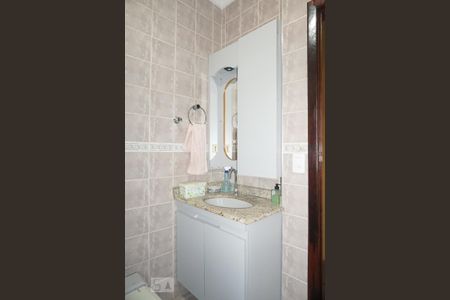 Casa à venda com 218m², 3 quartos e 3 vagasBanheiro 1