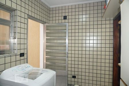 Casa à venda com 218m², 3 quartos e 3 vagasLavanderia