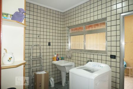 Casa à venda com 218m², 3 quartos e 3 vagasLavanderia