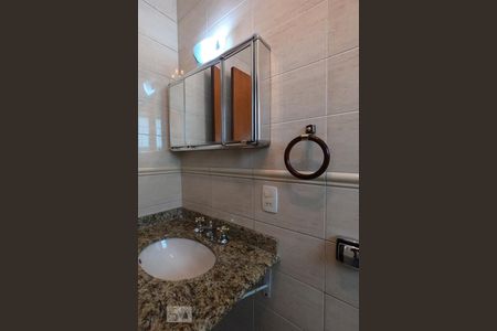 Casa à venda com 145m², 3 quartos e 3 vagasBanheiro da Suíte 1