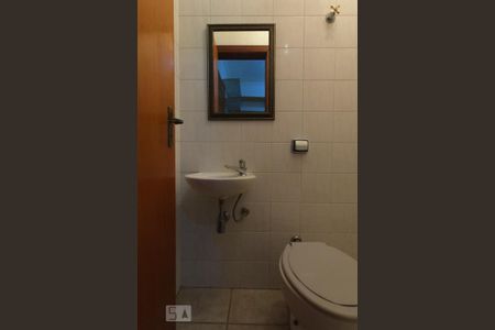 Casa à venda com 145m², 3 quartos e 3 vagasBanheiro de Serviço