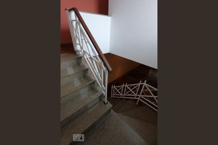 Casa à venda com 145m², 3 quartos e 3 vagasEscadas