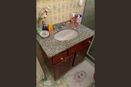 Apartamento para alugar com 237m², 3 quartos e sem vaga Apartamento para alugar com 237m², 3 quartos e sem vagaBanheiro da Suíte