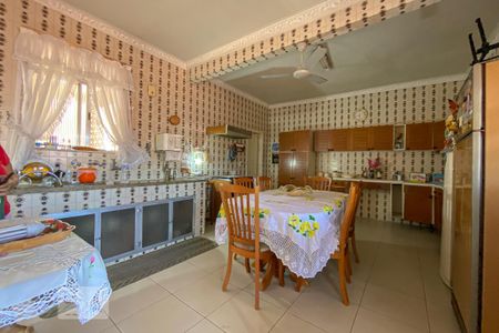 Apartamento para alugar com 237m², 3 quartos e sem vaga Apartamento para alugar com 237m², 3 quartos e sem vagaCozinha