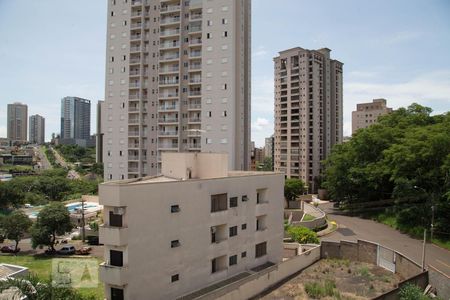 Vista da janela da sala (lado direito) de apartamento para alugar com 2 quartos, 70m² em Jardim Botânico, Ribeirão Preto