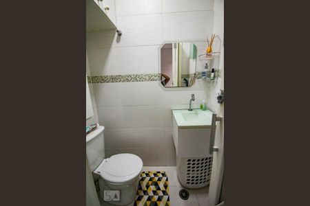 Casa à venda com 110m², 2 quartos e 2 vagaslavabo