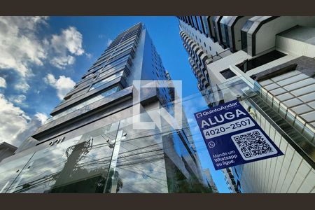 Apartamento para alugar com 60m², 1 quarto e 1 vaga Apartamento para alugar com 60m², 1 quarto e 1 vagaFachada e Placa