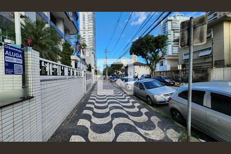 Apartamento para alugar com 60m², 1 quarto e 1 vaga Apartamento para alugar com 60m², 1 quarto e 1 vagaVista da Rua