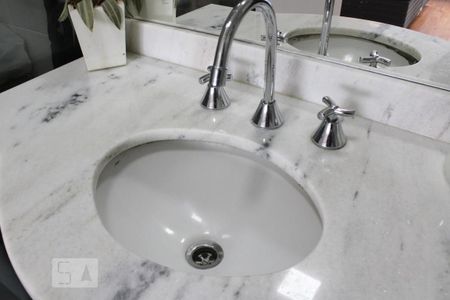 Apartamento à venda com 60m², 2 quartos e 1 vagaDetalhes do Banheiro