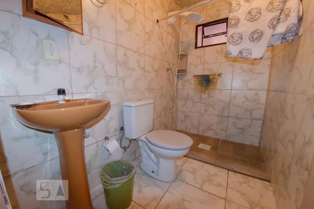 Banheiro de kitnet/studio para alugar com 1 quarto, 40m² em Saco dos Limões, Florianópolis