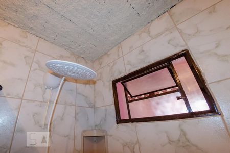 Banheiro de kitnet/studio para alugar com 1 quarto, 40m² em Saco dos Limões, Florianópolis