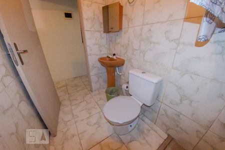 Banheiro de kitnet/studio para alugar com 1 quarto, 40m² em Saco dos Limões, Florianópolis