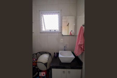 Casa de condomínio à venda com 118m², 4 quartos e 2 vagasBanheiro da Suíte 2