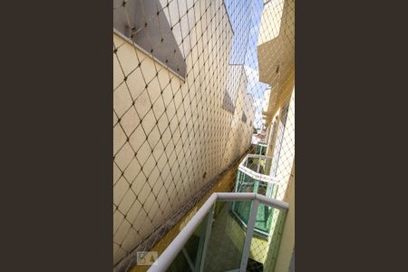 Casa de condomínio à venda com 118m², 4 quartos e 2 vagasSacada do Quarto 2