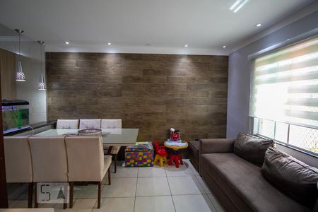 Sala de casa de condomínio à venda com 4 quartos, 118m² em Vila Lúcia, São Paulo