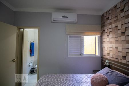 Casa de condomínio à venda com 118m², 4 quartos e 2 vagasSuíte 1