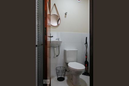 Apartamento para alugar com 100m², 3 quartos e 2 vagasBanheiro área de serviço