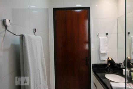Apartamento para alugar com 100m², 3 quartos e 2 vagasBanheiro 