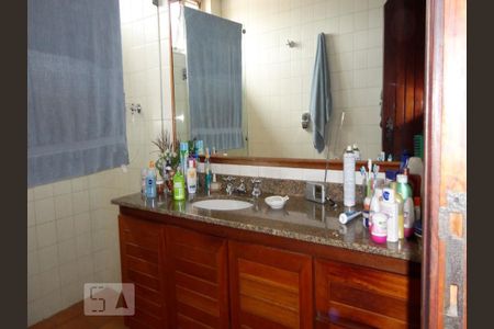 Casa à venda com 350m², 3 quartos e 10 vagasBanheiro