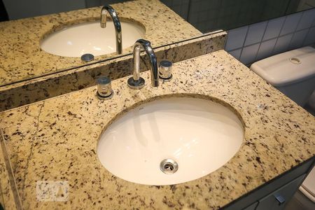 Apartamento à venda com 150m², 3 quartos e 2 vagasBanheiro da Suíte 1